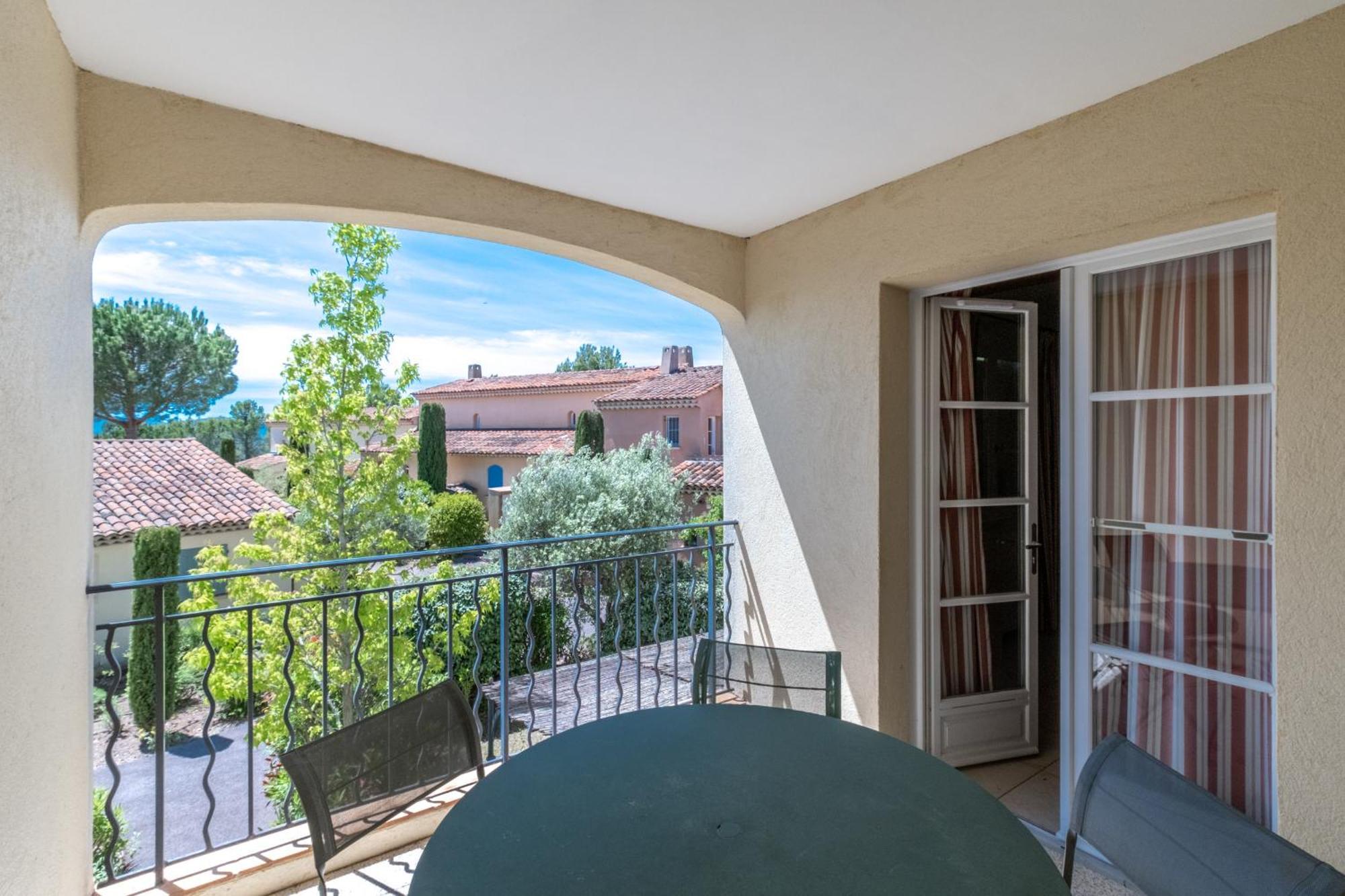 Les Appartements Et Maisons Du Domaine De Saint Endreol Golf & Spa Resort La Motte Dış mekan fotoğraf